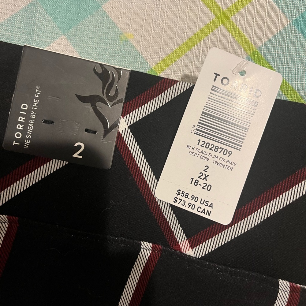 Torrid Slim Fit Pixie Pants, Size 2 (2X, 18-20) NWT - Picture 5 of 5